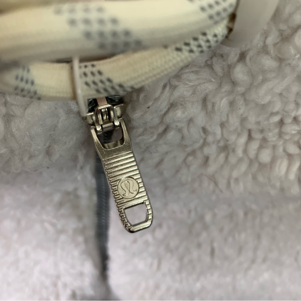 Lululemon Textured Fleece 1/2 Zip hooded sweatshirt 8 - Picture 8 of 14